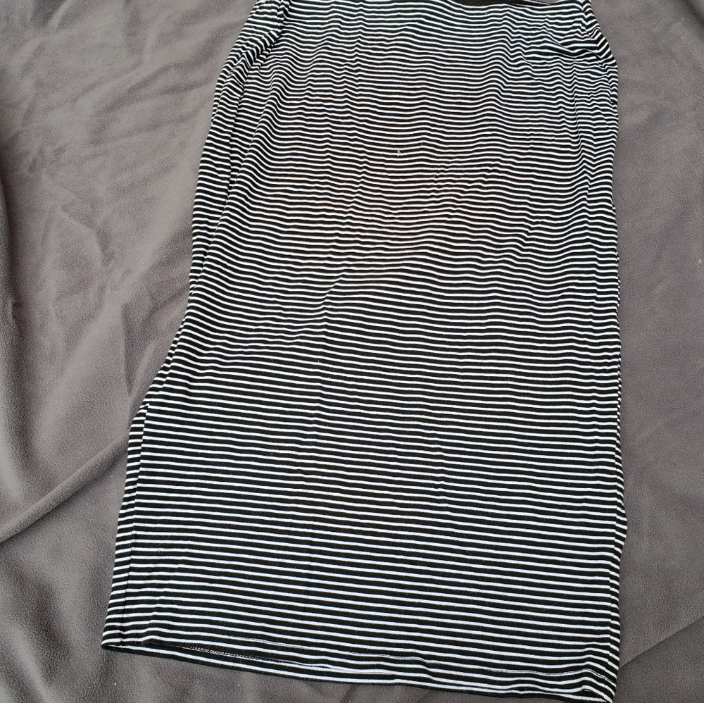 Old Navy Stretchy pencil skirt